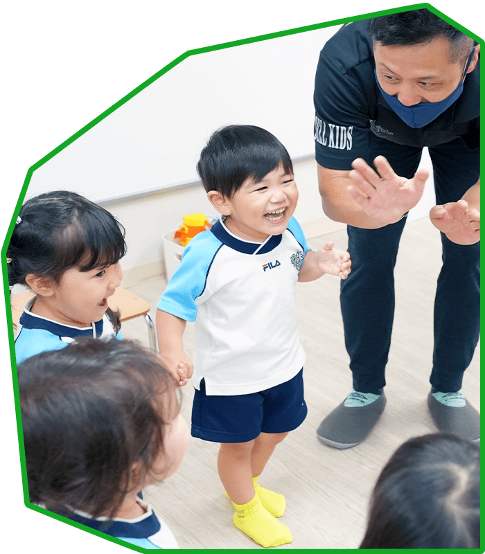An English nursery school in Miyakojima where you can enjoy learning Chinese and dance in addition to English.